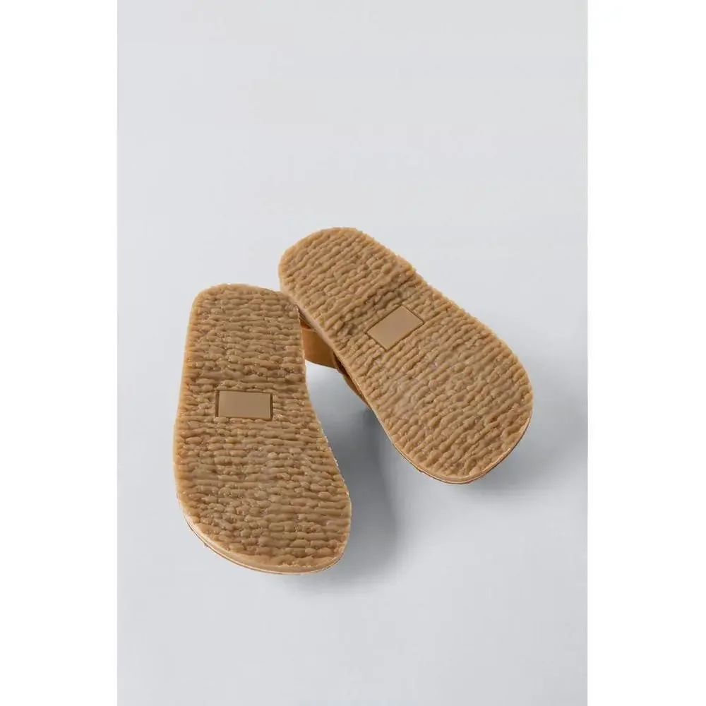 LEATHER SANDALS